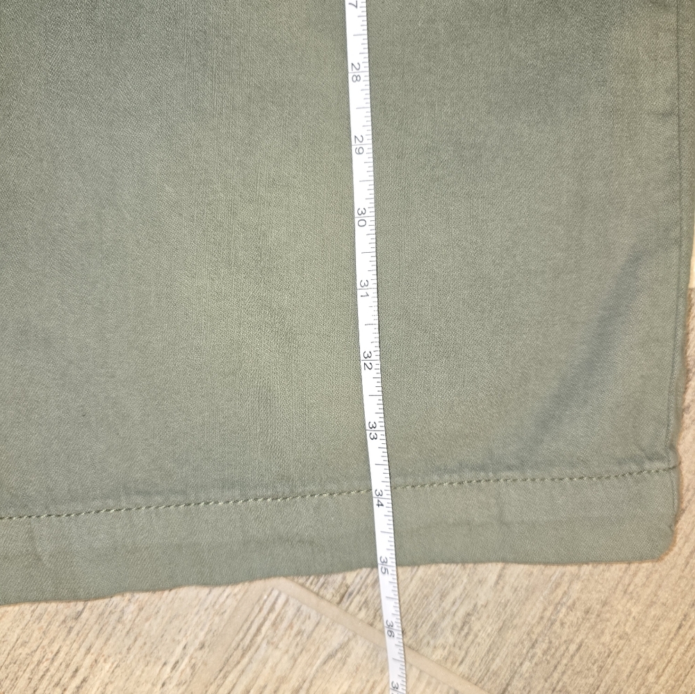 Old Navy High-Waisted Super Wide-Leg Drapey Pants - Picture 9 of 10